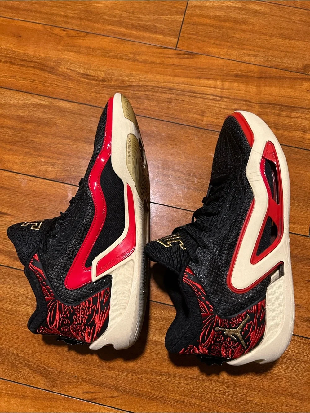 Jordan Men's Black and Red Athletic Shoes
